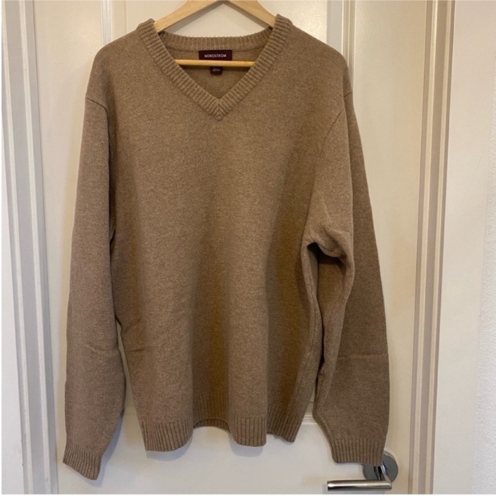 VTG Nordstrom Y2K oversized 100% Wool knit Vneck mocha Brown Sweater Medium